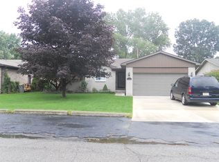 31600 Schoolcraft Ave, Fraser, MI