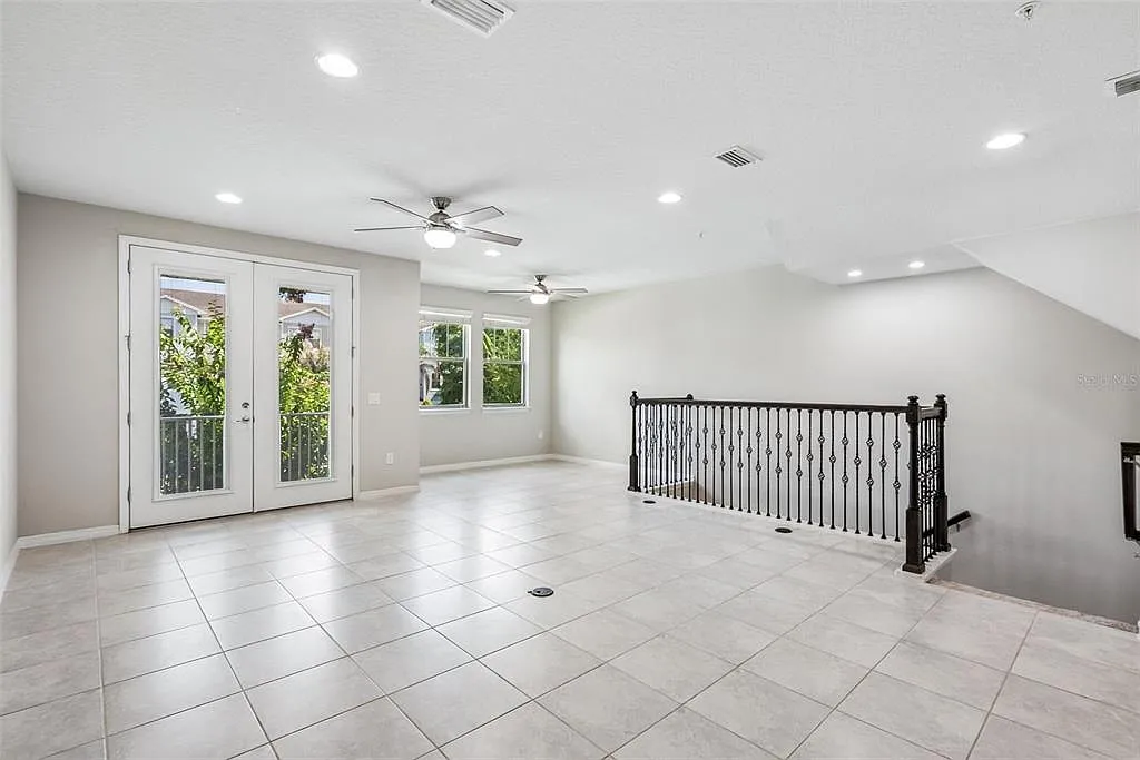 3 bed, 4.5 bath, 2198 sqft, $2,850 — Photo 2