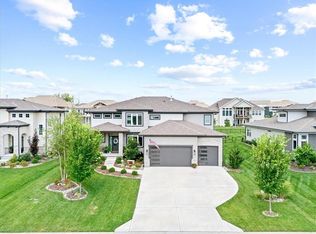 2114 NW Killarney Ln, Lees Summit, MO 64081