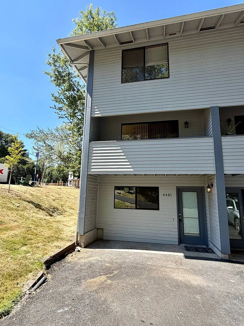 0152-01F - Elm Tree Garden Apartments F — Photo 2