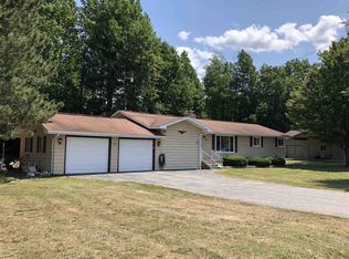 228 Ridgewood Dr, Prudenville, MI 48651