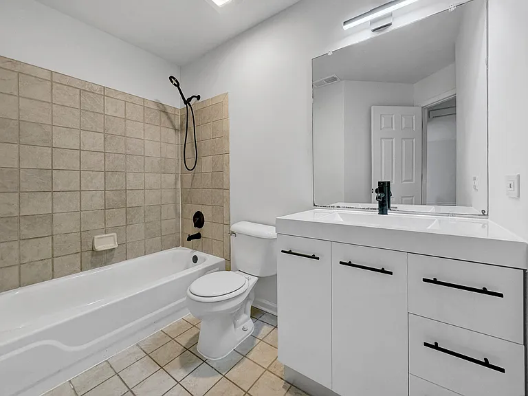 1089 Ellsworth Dr — Photo 6