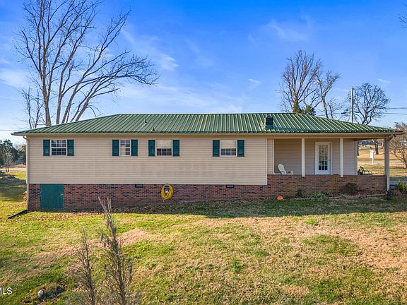 3rd image of 100 Carroll Cir