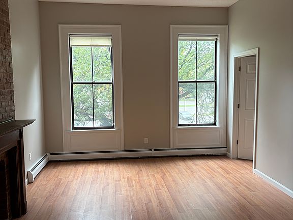 4th image of 52 Buckingham St APT 2