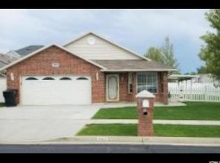943 W 1570 N, Clinton, UT 84015