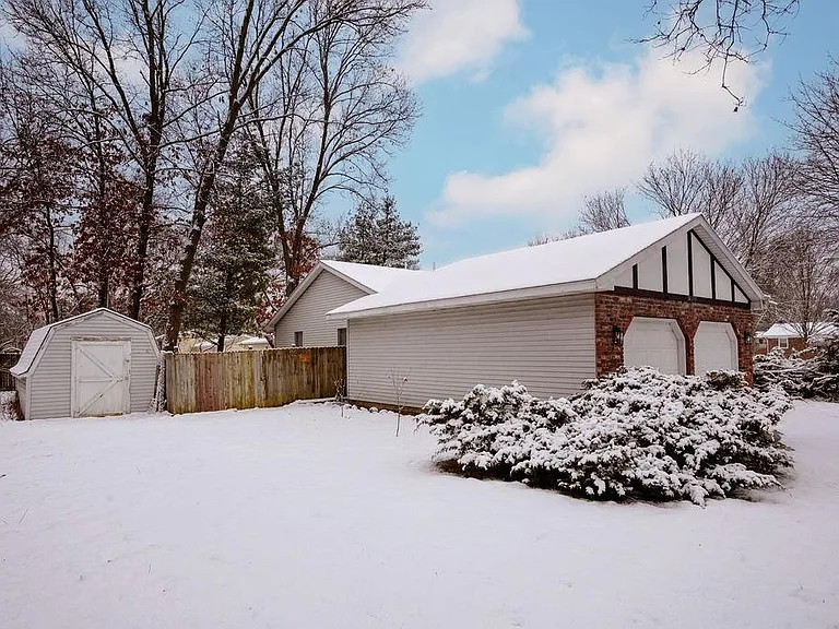 34093 Vauxhill Dr — Photo 5