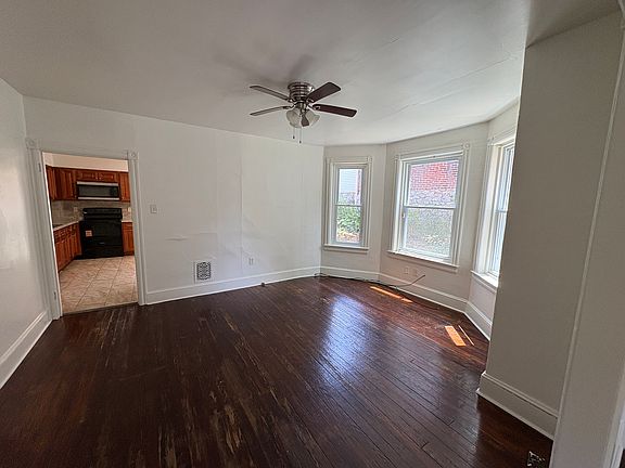 5th image of 137 Woodland Ave