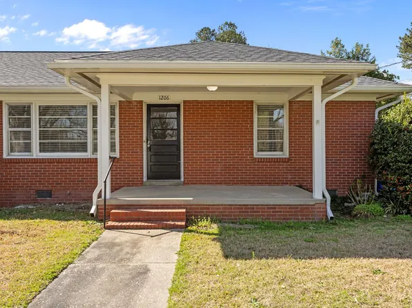 1206 S 9th St, Lillington, NC 27546