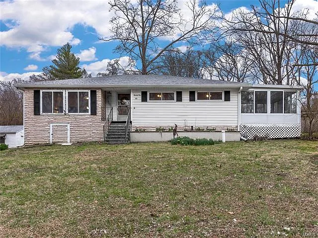 21 South Dr photo 1