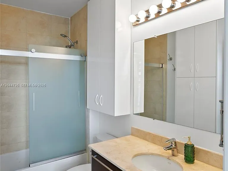 1900 N Bayshore Dr #715 — Photo 10