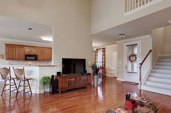2nd image of 18229 Edgewood Dr