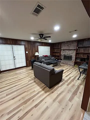 221 Martin Ln — Photo 12