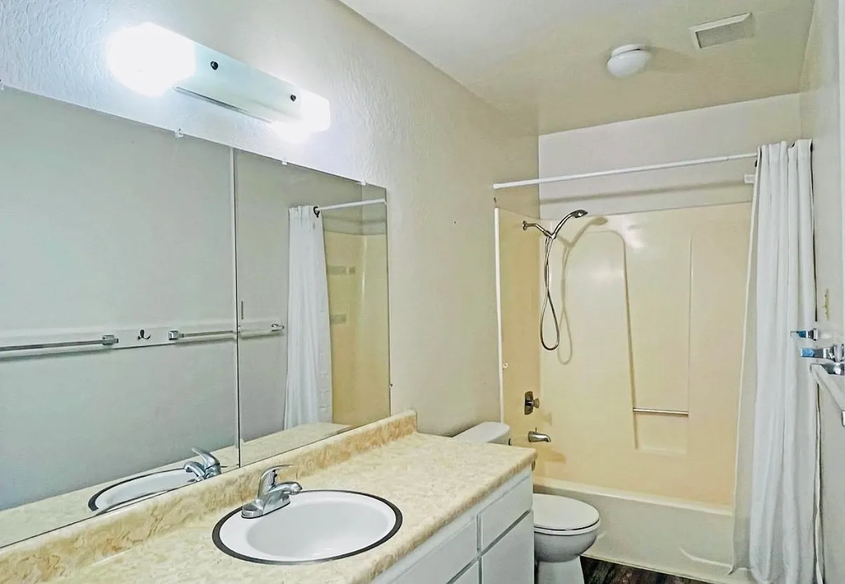 2 bed, 850 sqft, $1,700 — Photo 3