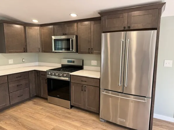 805 Woodland Ter, Valparaiso, IN 46383