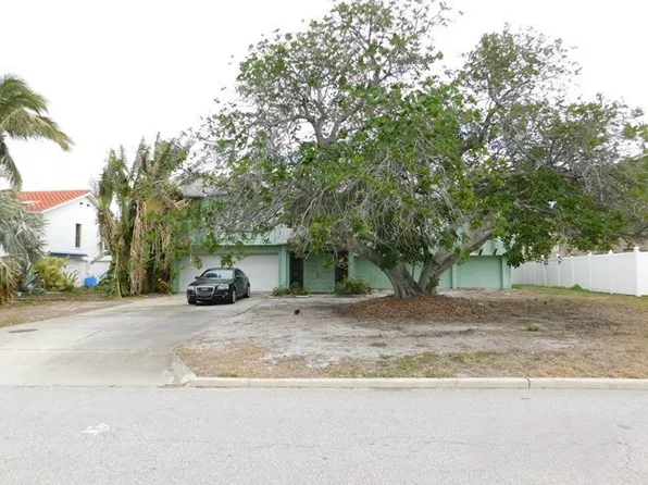 1125 2nd Ave S, Tierra Verde, FL 33715