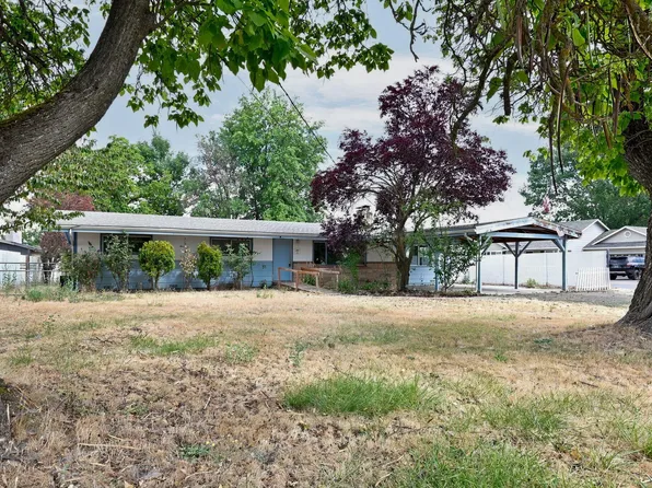 452 W Pine St, Central Point, OR 97502