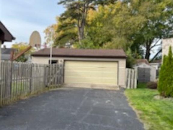 3rd image of 3853 Germania Ave