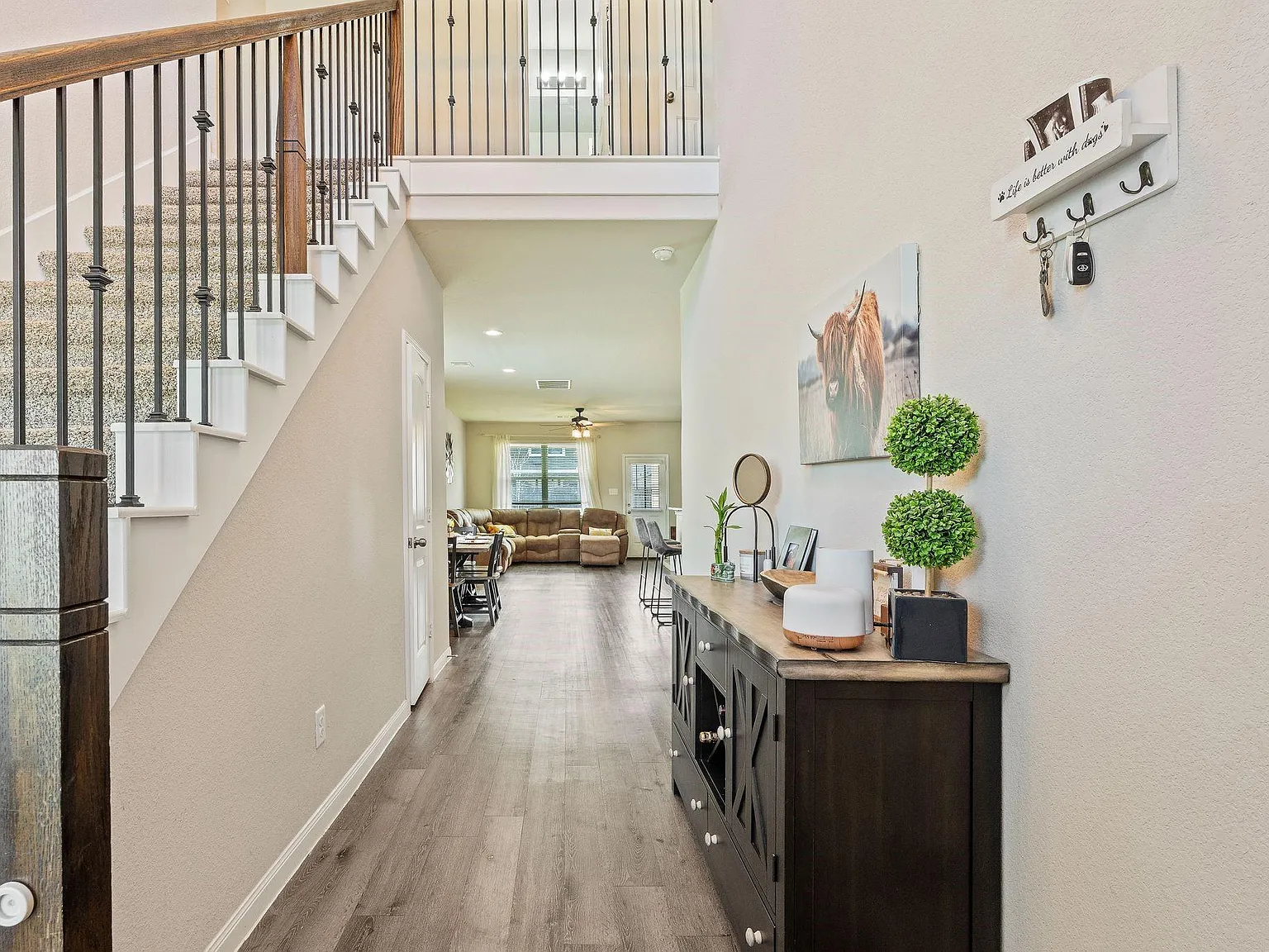 3 bed, 2.5 bath, 1801 sqft, $2,150 — Photo 4