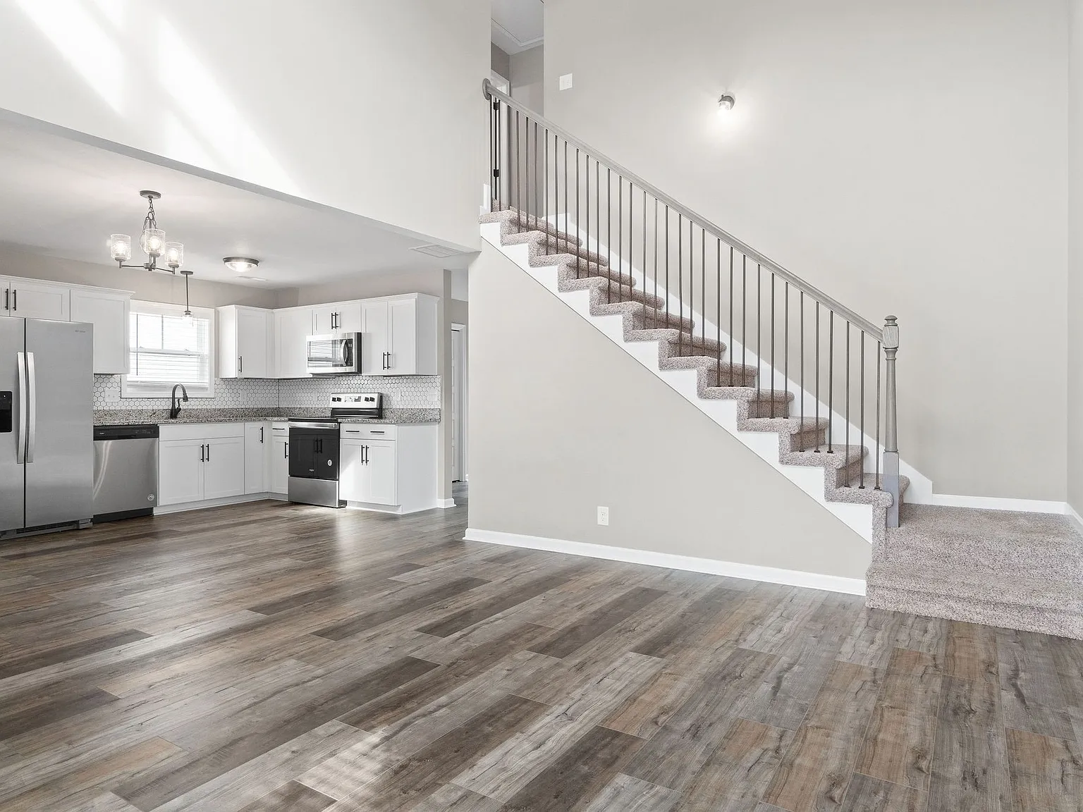 3 bed, 2.0 bath, 1323 sqft, $1,650 — Photo 2