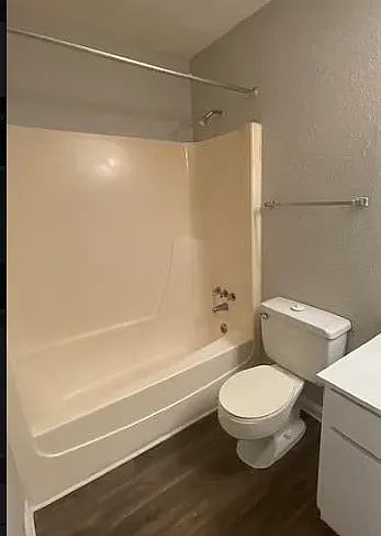 1 bed, 667 sqft, $1,200 — Photo 3