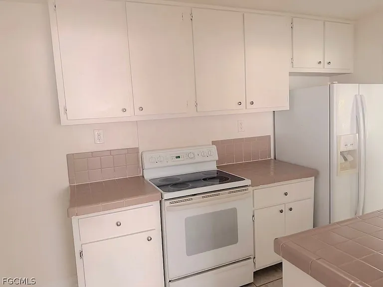 1659 Ricardo Ave — Photo 4