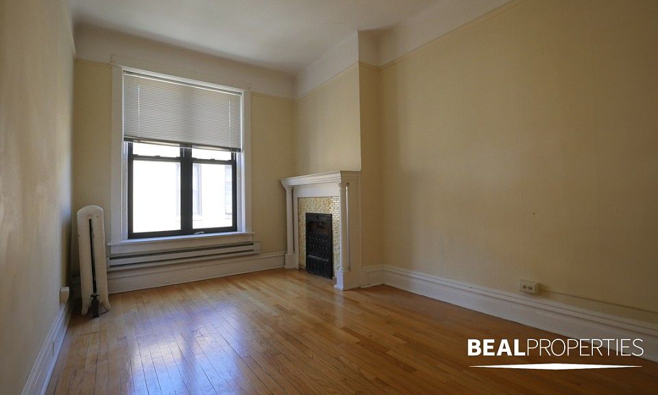1st image of 438 W Belden Ave APT 15