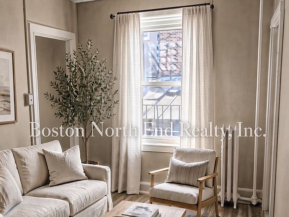 4th image of 294 Hanover St APT 4G