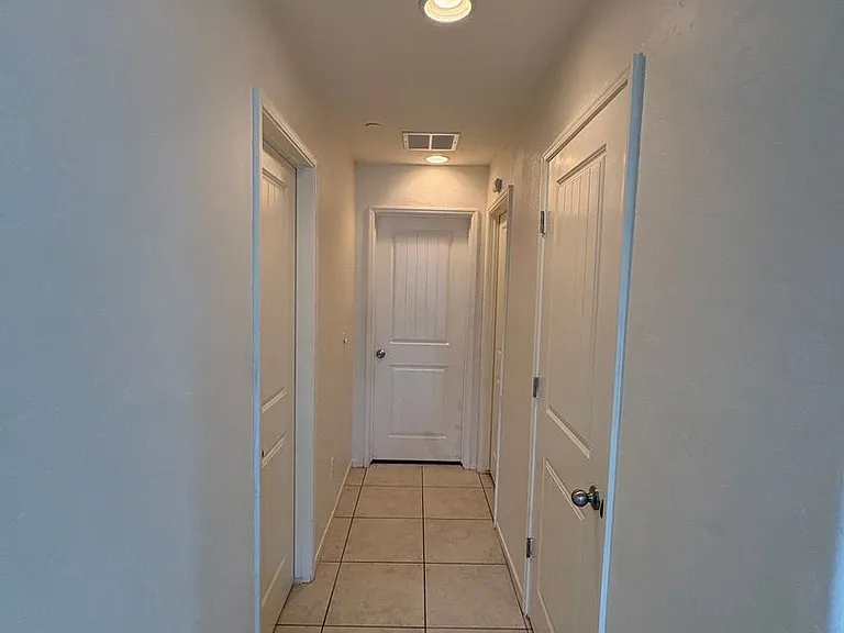2132 E Sweet Ave — Photo 11