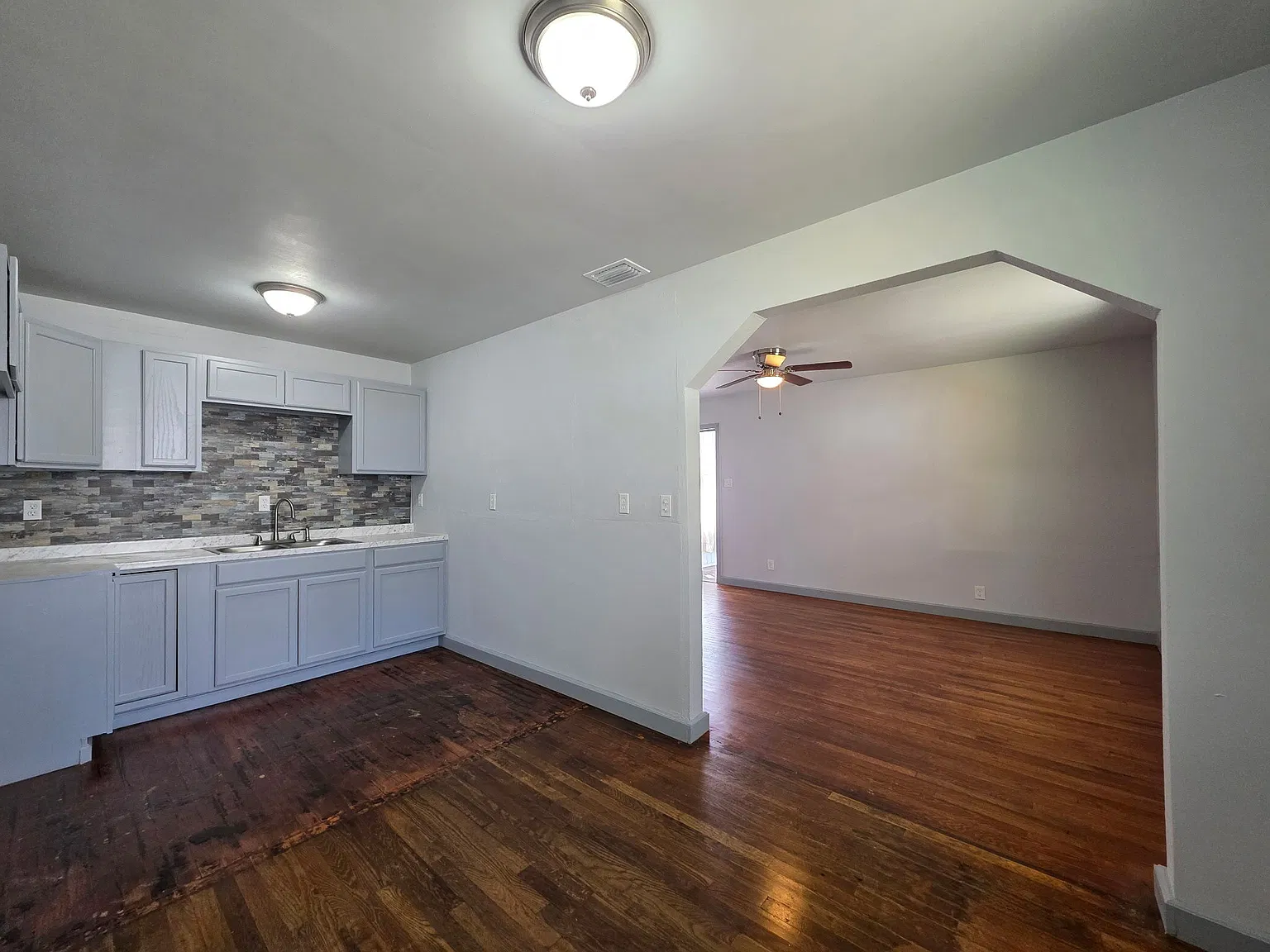 5013 Campenella Dr - 1 — Photo 4