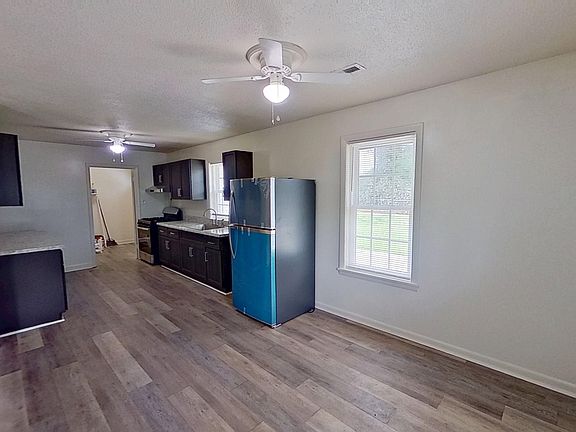 4th image of 2909 Spaulding Dr