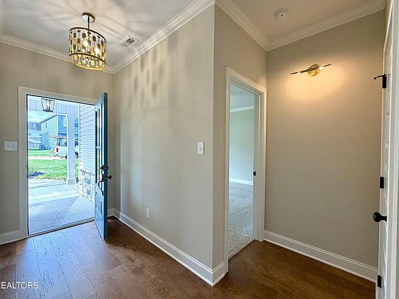 3rd image of 8919 Queensdale Ln