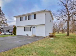 36374 N Wilson Rd, Ingleside, IL 60041