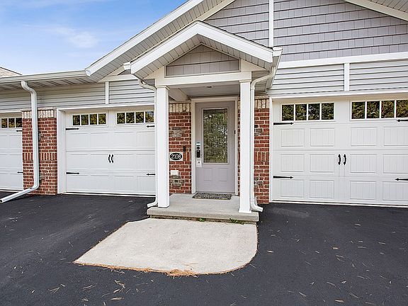 2nd image of 2108 Lake St #2108