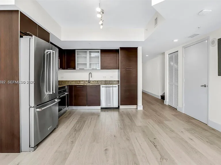 41 SE 5th St #1709 — Photo 4
