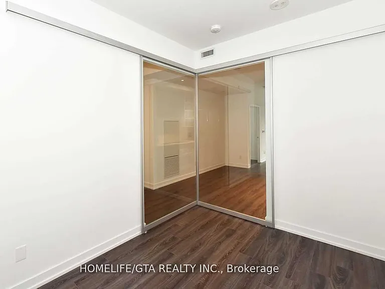 20 Edward St #708 — Photo 30