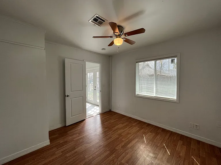 720 N Columbia Ave — Photo 11