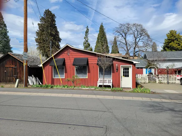225 E C St, Jacksonville, OR 97530