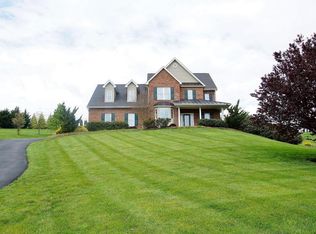 105 Walnut Manor Dr, Fincastle, VA 24090