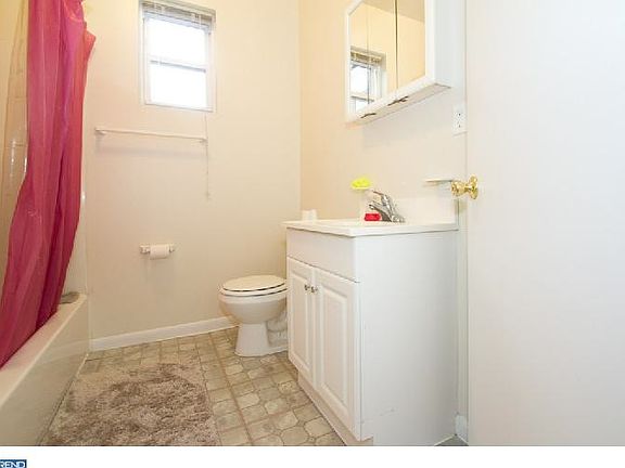 2nd fl bathroom