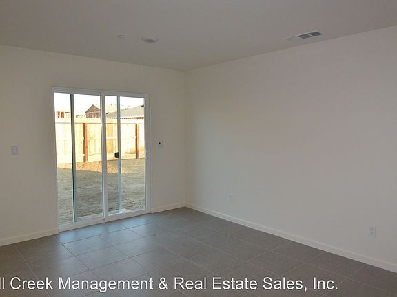 5th image of 3330 N Garden St