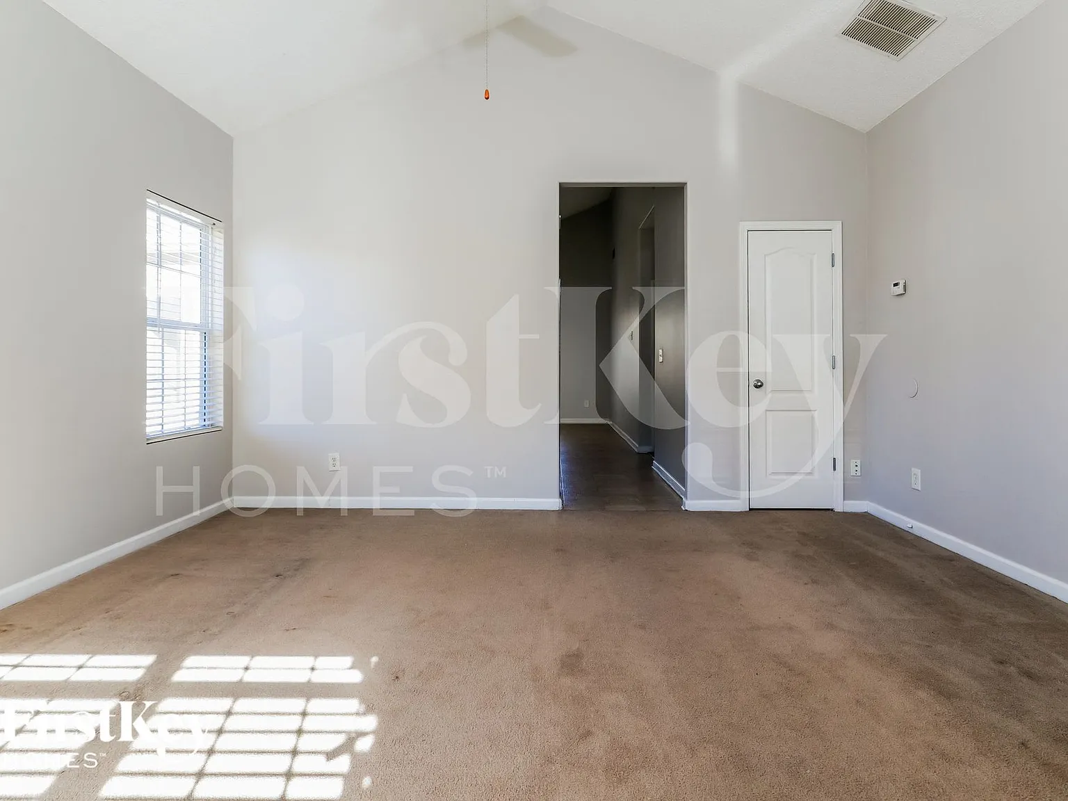 3 bed, 2.0 bath, 1284 sqft, $1,860 — Photo 3