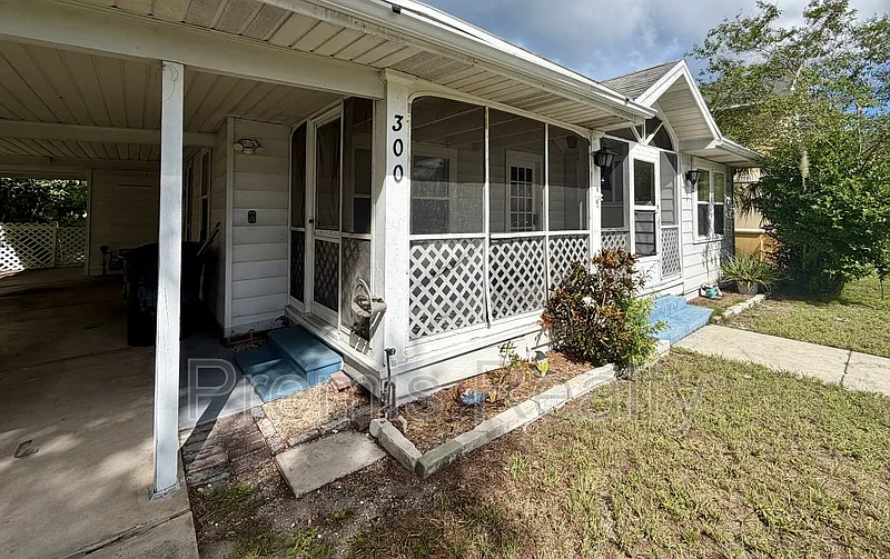 3 bed, 2.0 bath, 1610 sqft, $1,750 — Photo 2