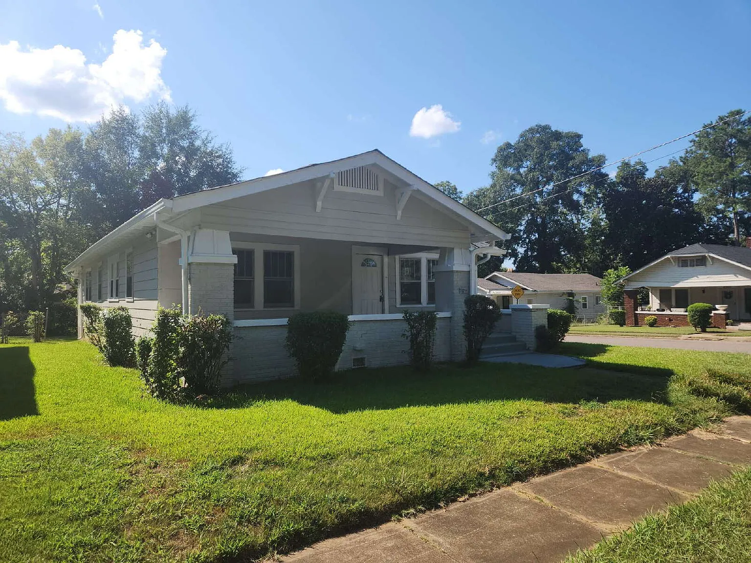 3 bed, 1.0 bath, 1532 sqft, $1,125 — Photo 1