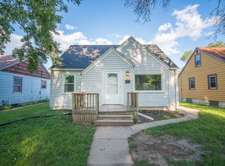 3846 S 40th St, Greenfield, WI 53221