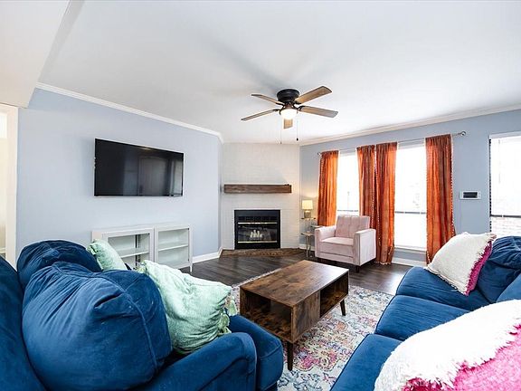 4th image of 1608 Sharon Rd W APT 45