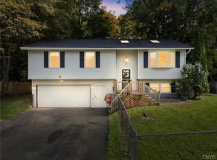 215 Birchwood Blvd, Baldwinsville, NY 13027