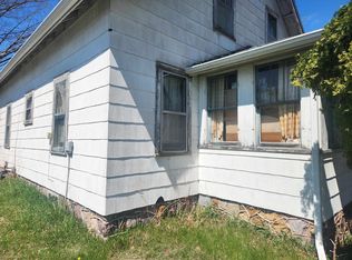 101 S Oak St, North Freedom, WI 53951