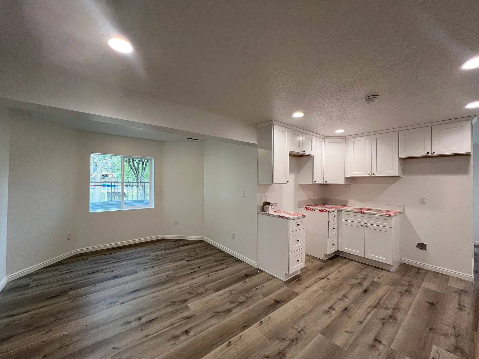 2 bed, 1000 sqft, $1,675 — Photo 4