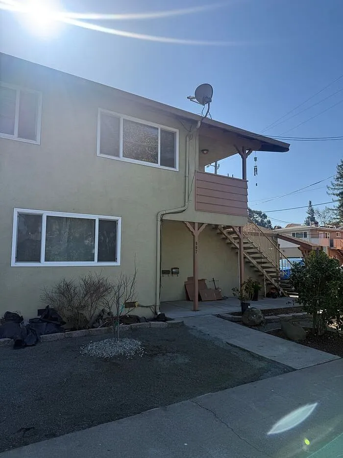 Building Photo - 997 Karol Way