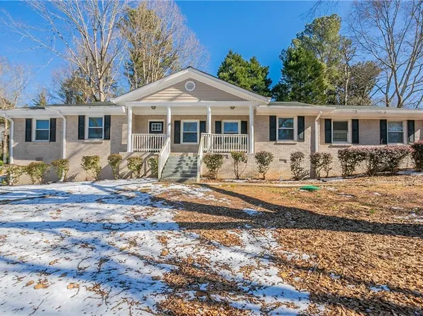 3002 Arabian Woods Dr, Lithonia, GA 30038